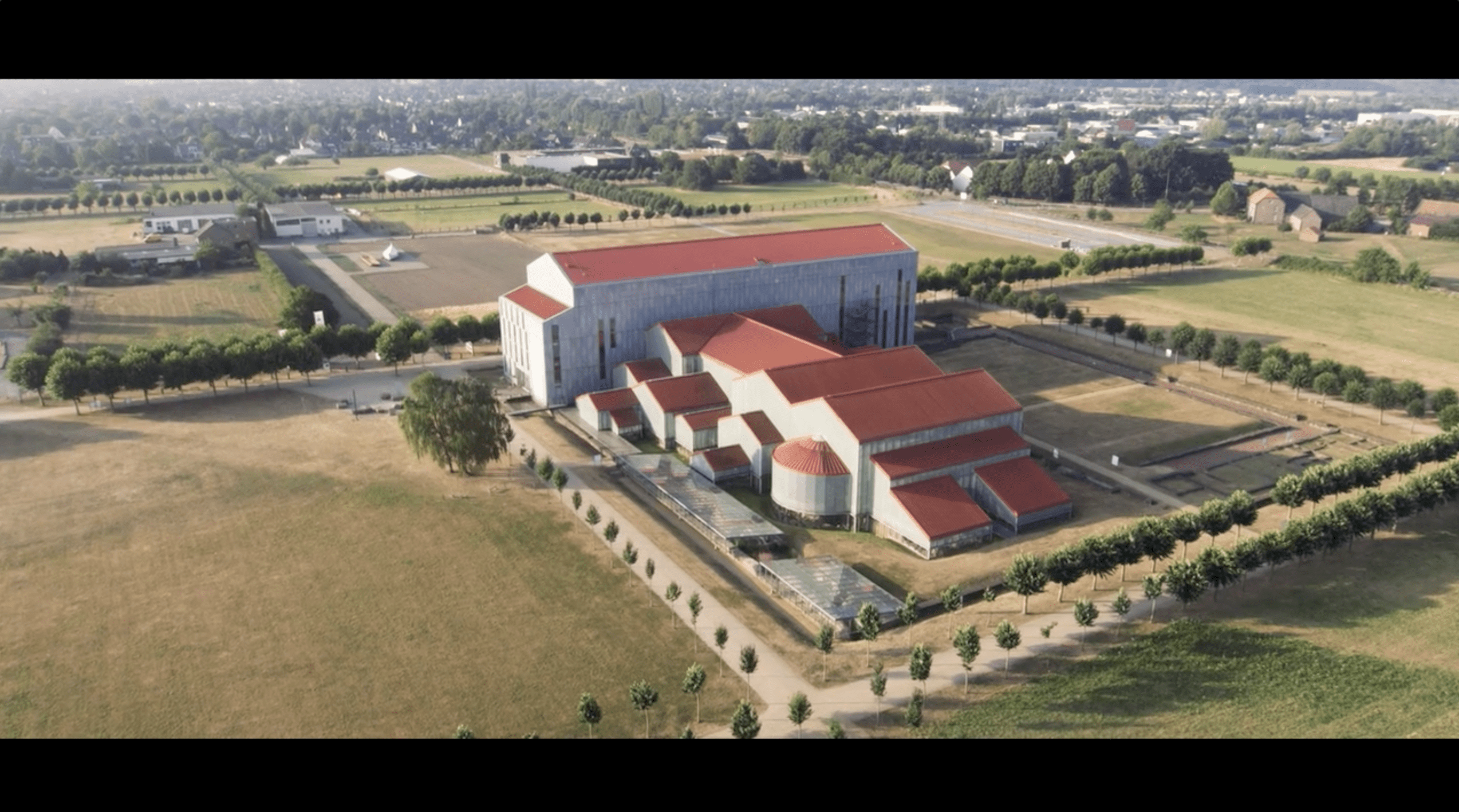 Drone video beelden van een museum